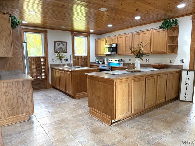 8750 North Main Street, Le Ray, NY 13637