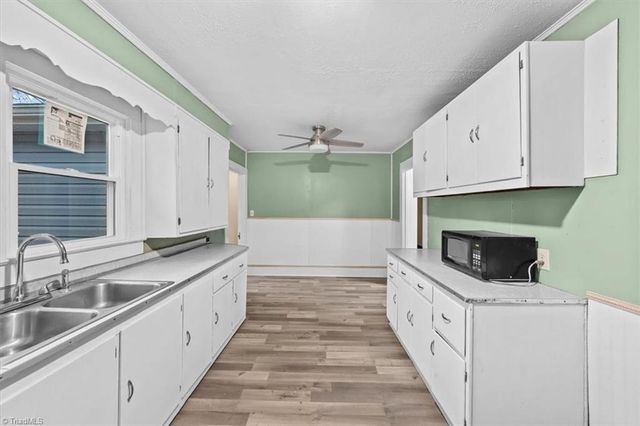 210 W Balfour Avenue, Asheboro, NC 27203