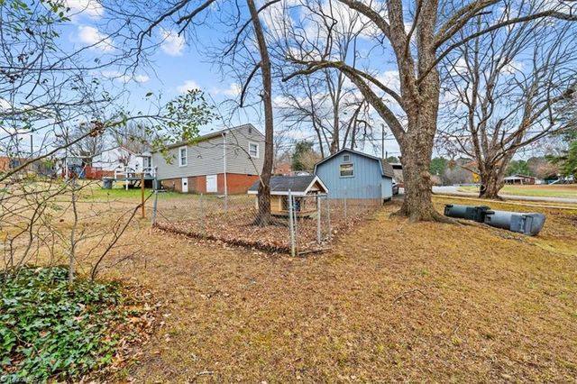 210 W Balfour Avenue, Asheboro, NC 27203