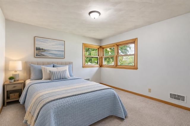 9072 Douglas Avenue, Kalamazoo, MI 49009