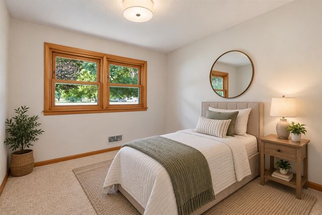 9072 Douglas Avenue, Kalamazoo, MI 49009