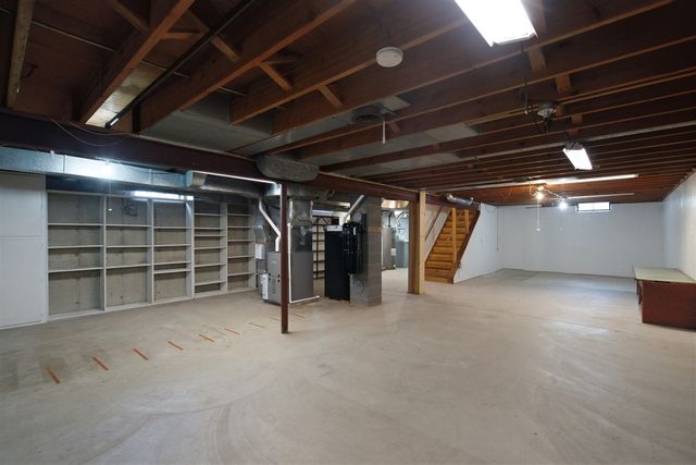 9072 Douglas Avenue, Kalamazoo, MI 49009