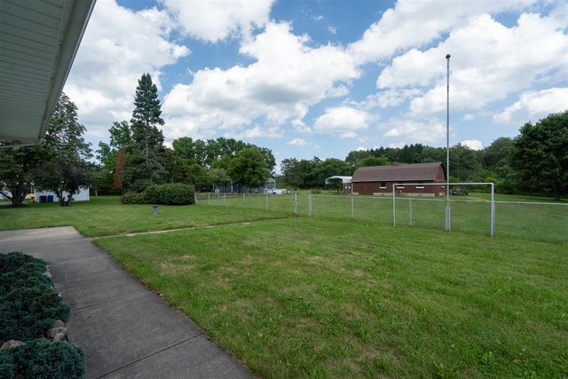 9072 Douglas Avenue, Kalamazoo, MI 49009