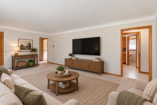 9072 Douglas Avenue, Kalamazoo, MI 49009