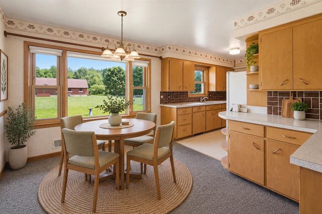 9072 Douglas Avenue, Kalamazoo, MI 49009