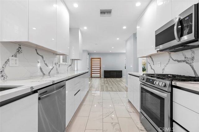 545 Ivy, Glendale, CA 91204