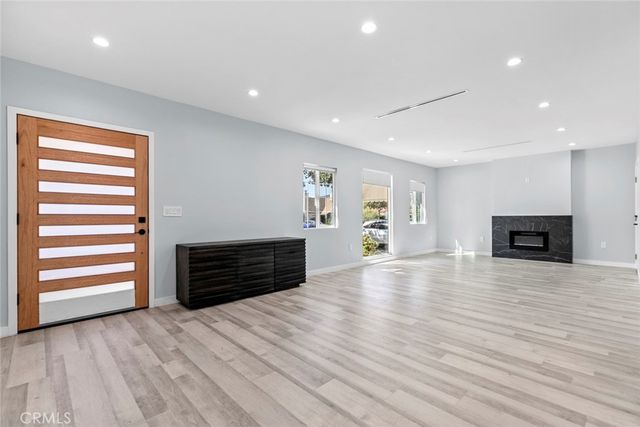 545 Ivy, Glendale, CA 91204