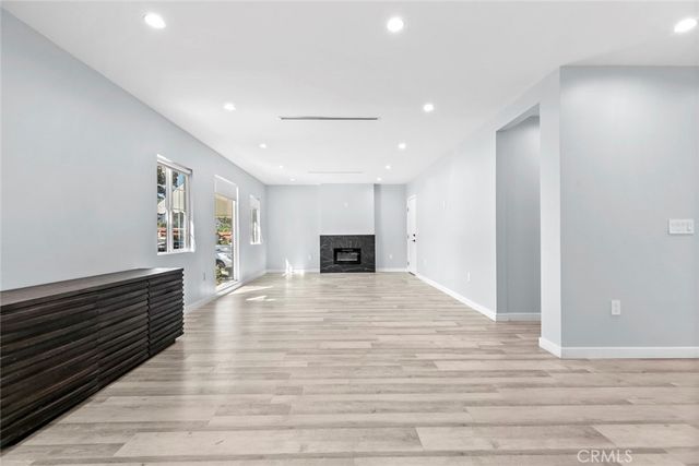 545 Ivy, Glendale, CA 91204