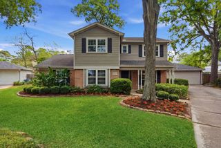 8307 Creekstone Circle, Houston, TX 77055