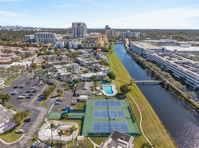 7324 SW 82nd St B206, Miami, FL 33143