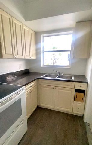 7324 SW 82nd St B206, Miami, FL 33143