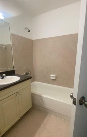 7324 SW 82nd St B206, Miami, FL 33143