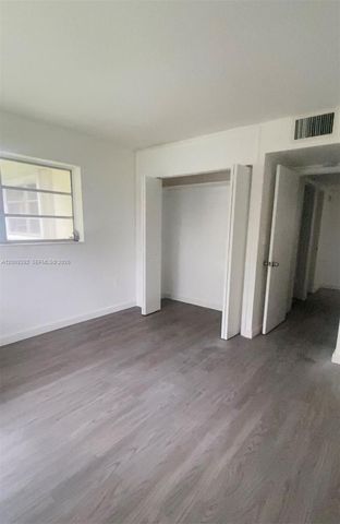 7324 SW 82nd St B206, Miami, FL 33143