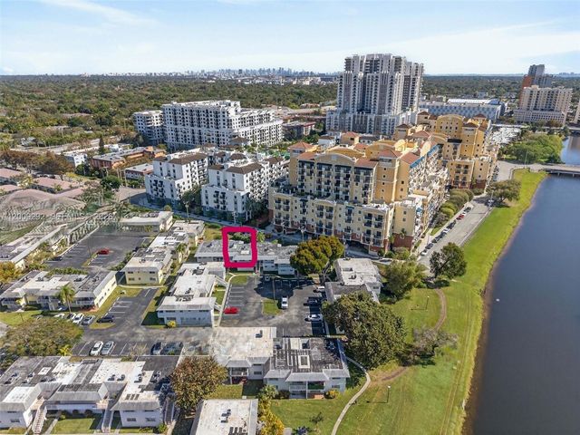 7324 SW 82nd St B206, Miami, FL 33143