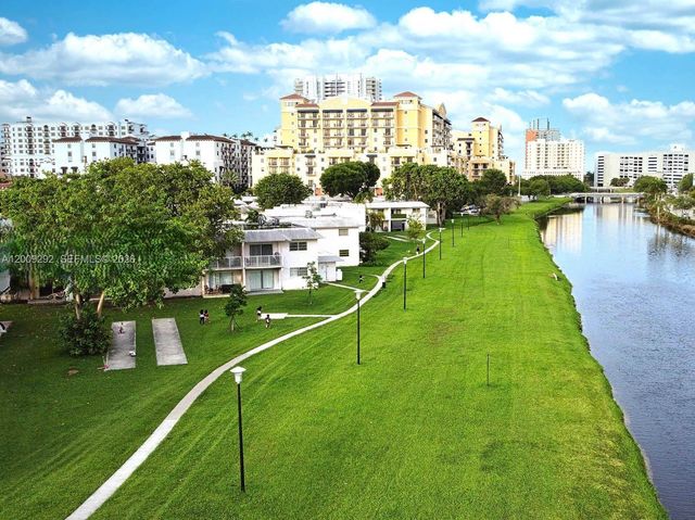 7324 SW 82nd St B206, Miami, FL 33143