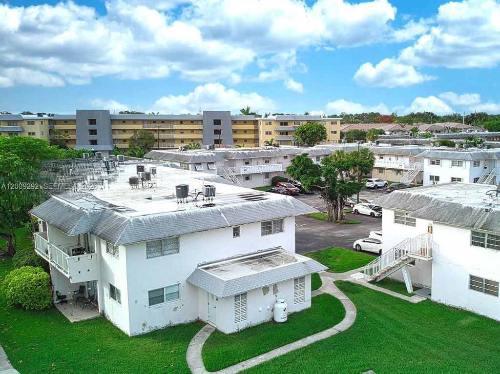 7324 SW 82nd St B206, Miami, FL 33143