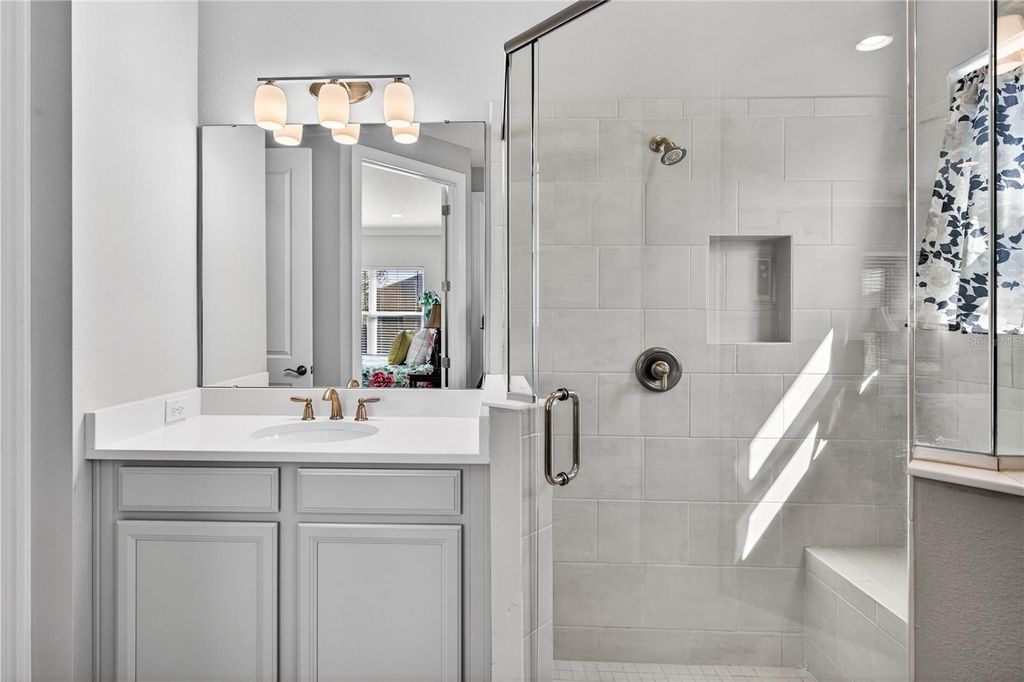 Image 16 of property listing at 1282 ZEEK RIDGE STREET, Clermont, FL 34715