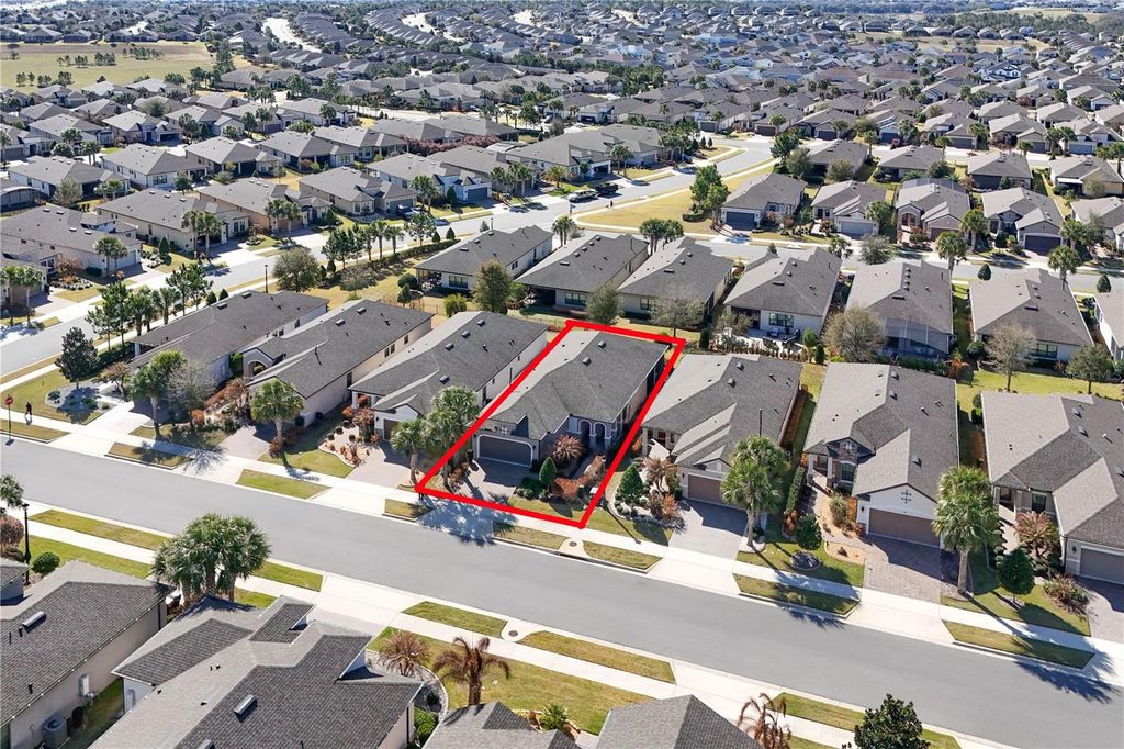 Image 30 of property listing at 1282 ZEEK RIDGE STREET, Clermont, FL 34715