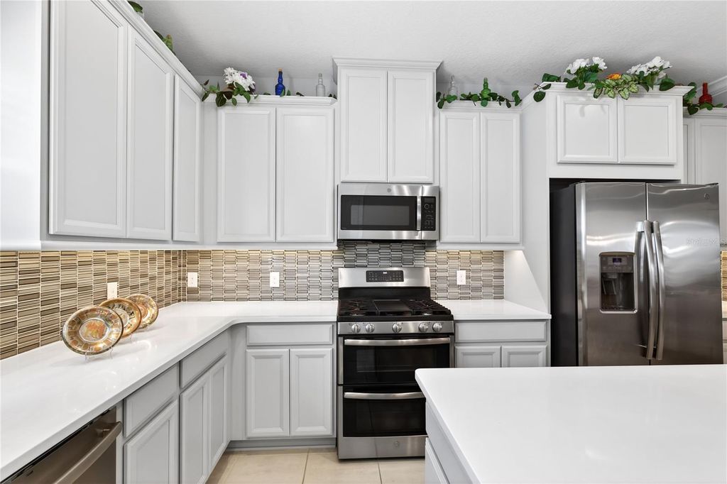 Image 8 of property listing at 1282 ZEEK RIDGE STREET, Clermont, FL 34715