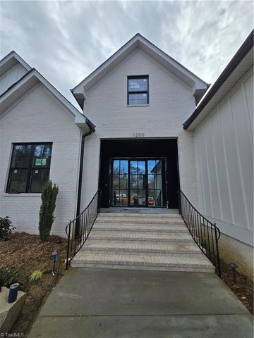 1200 Devlin Court, High Point, NC 27262