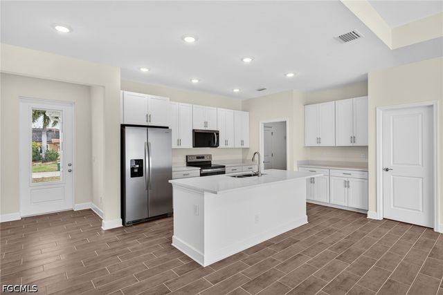 1748 NW 19th ST, Cape Coral, FL 33993