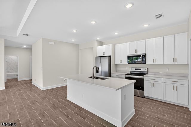 1748 NW 19th ST, Cape Coral, FL 33993