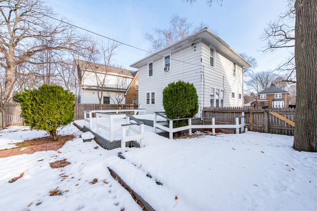 1318 N Jackson Street, Waukegan, IL 60085