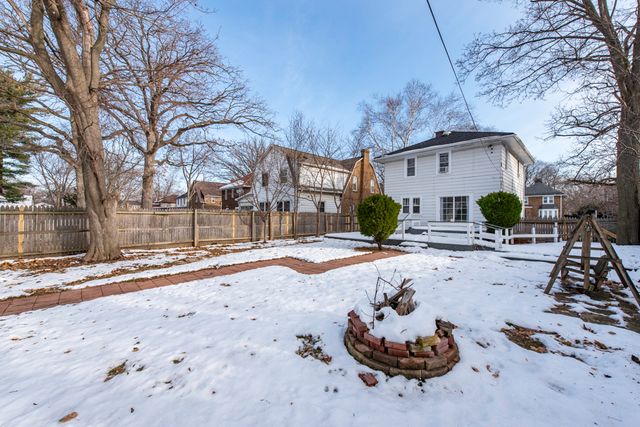 1318 N Jackson Street, Waukegan, IL 60085