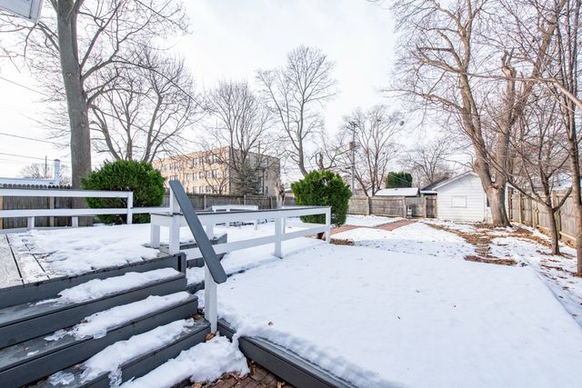 1318 N Jackson Street, Waukegan, IL 60085