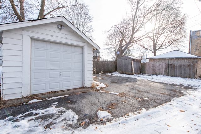 1318 N Jackson Street, Waukegan, IL 60085