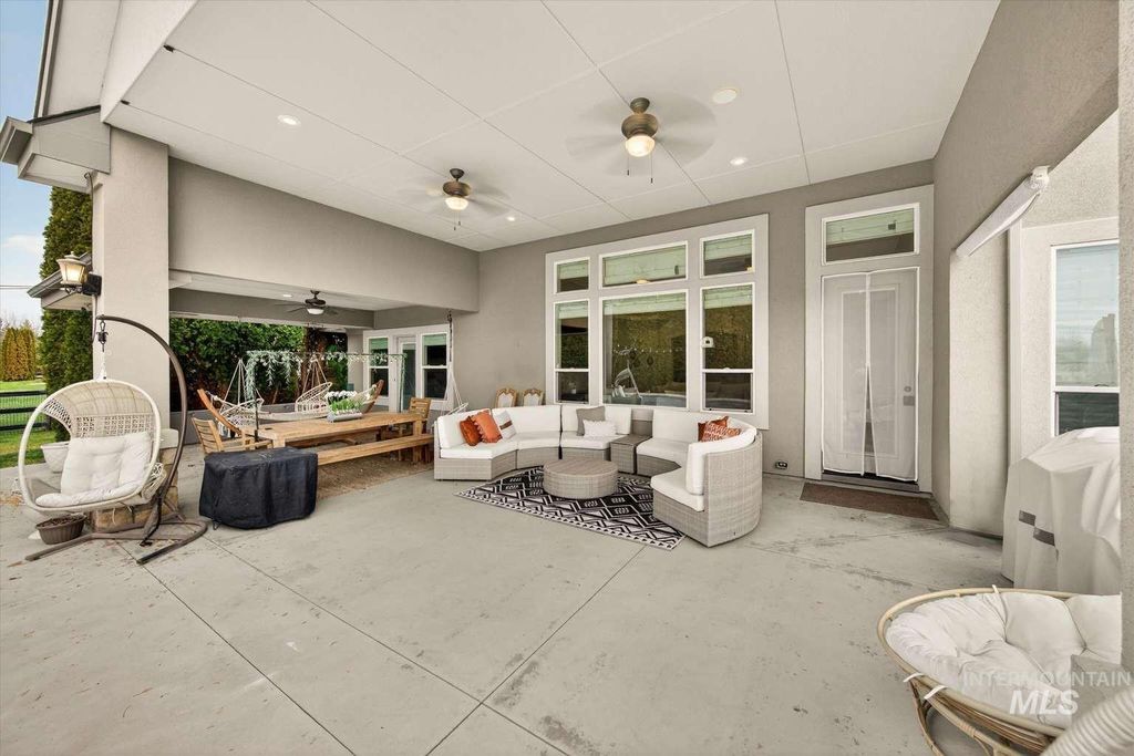 7887 S Old Farm Ln, Meridian, ID 83642 photo 4