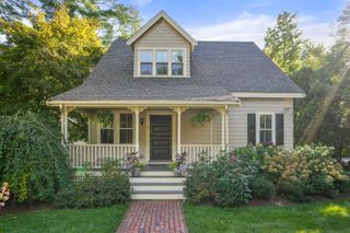8 East Rd, Wayland, MA 01778