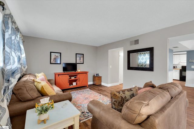 1 Briarcreek Place, Greenville, SC 29615