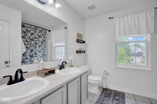 17009 Kirklin Drive, Westfield, IN 46074