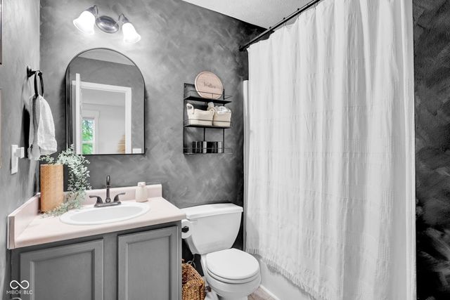 17009 Kirklin Drive, Westfield, IN 46074