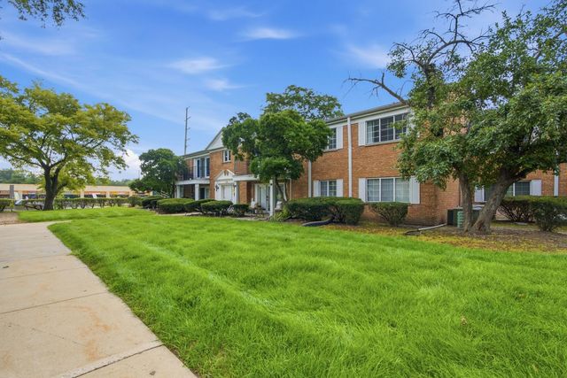 1100 N Farnsworth Avenue 2F, Aurora, IL 60505