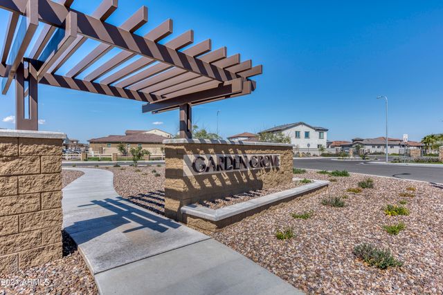 8410 W Palmaire Avenue, Glendale, AZ 85305