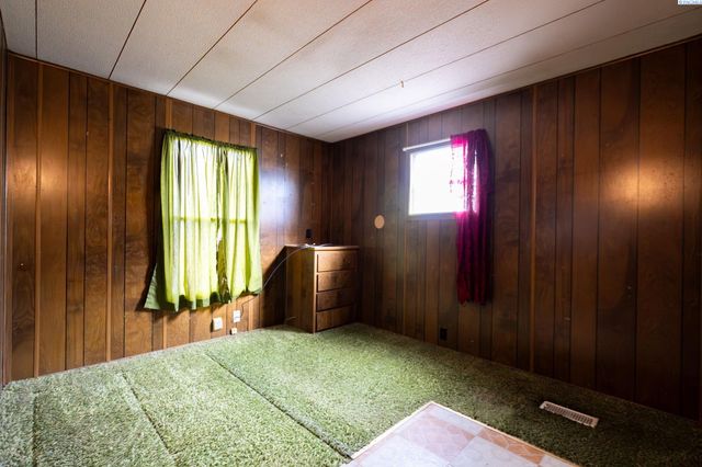 868 N 62nd Avenue, West Richland, WA 99353