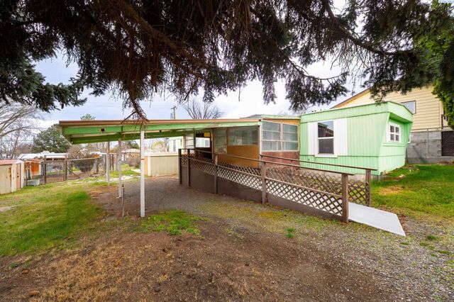 868 N 62nd Avenue, West Richland, WA 99353