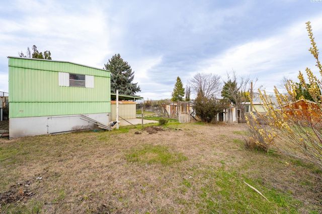 868 N 62nd Avenue, West Richland, WA 99353