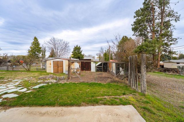 868 N 62nd Avenue, West Richland, WA 99353