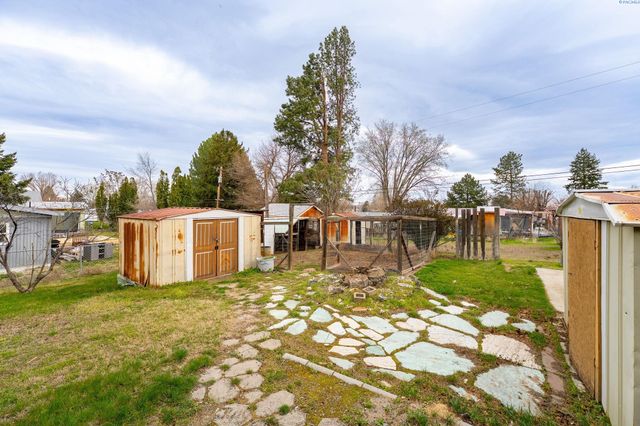 868 N 62nd Avenue, West Richland, WA 99353