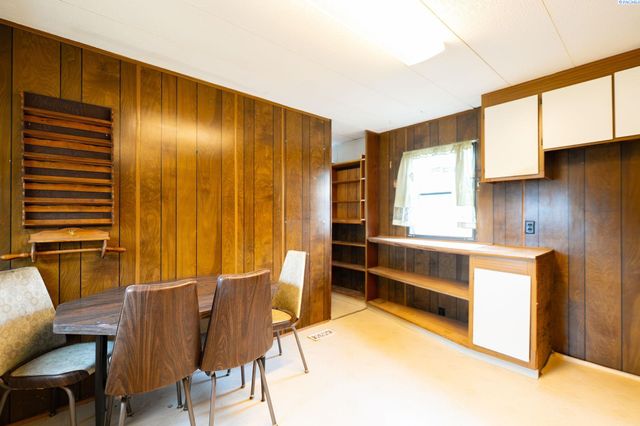 868 N 62nd Avenue, West Richland, WA 99353