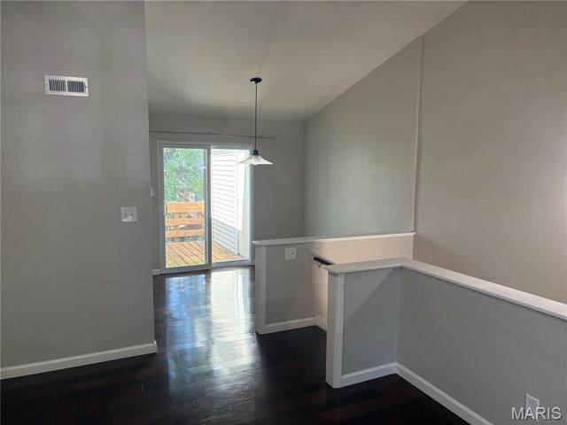 1457 Bobolink Place, St Louis, MO 63144