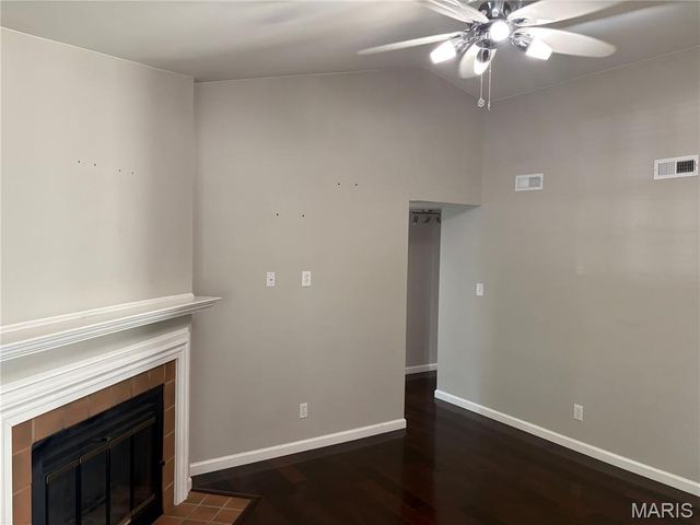 1457 Bobolink Place, St Louis, MO 63144