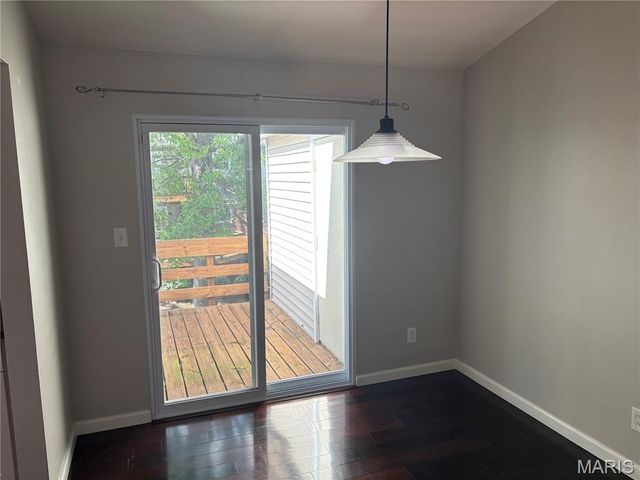 1457 Bobolink Place, St Louis, MO 63144