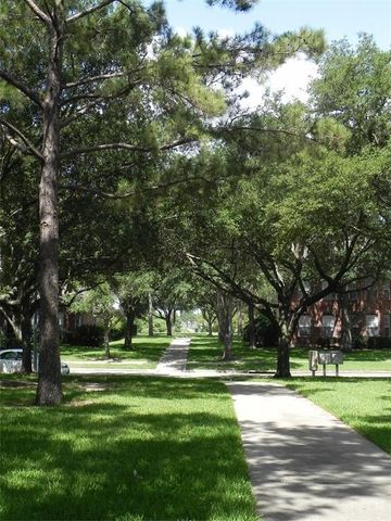 15242 Shapiro Springs Lane, Houston, TX 77095