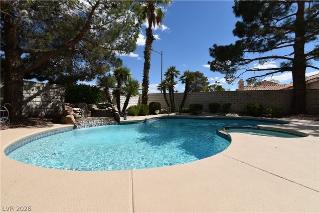 5736 Willowcreek Road, North Las Vegas, NV 89031