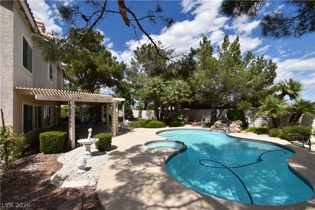 5736 Willowcreek Road, North Las Vegas, NV 89031