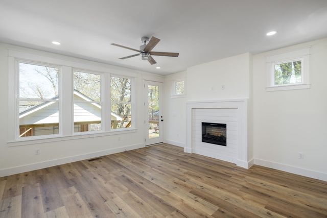 340A Peachtree St, Nashville, TN 37210